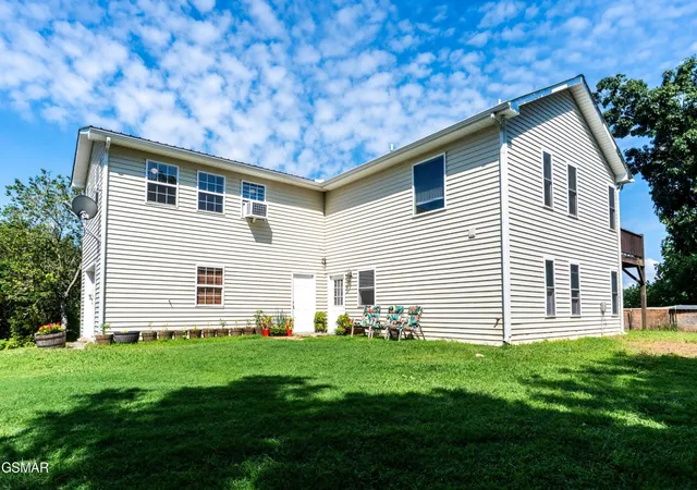 Photo 3 of Single family home for sale at 1225 Paradise Ln, Dandridge, TN 37725 | MLS# 3591746 | Listing updated on 2026-09-25