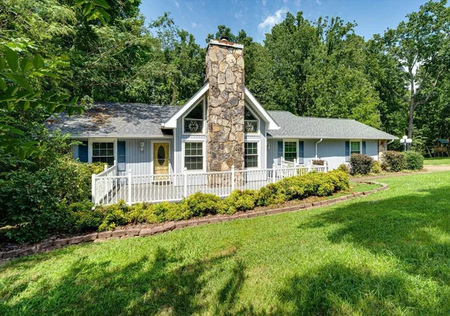 Photo 3 of Single family home for sale at 6613 White Sands Ln, Hixson, TN 37343 | MLS# 3312412 | Listing updated on 2026-09-11