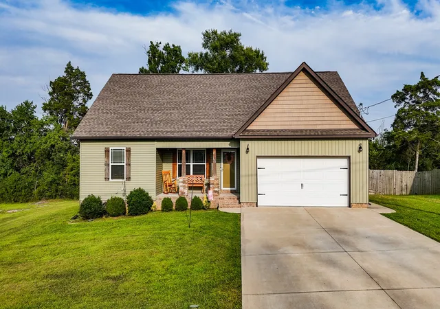 Photo 1 of Single family home for sale at 122 Blue Grass Dr, Shelbyville, TN 37160 | MLS# 3312434 | Listing updated on 2026-09-15