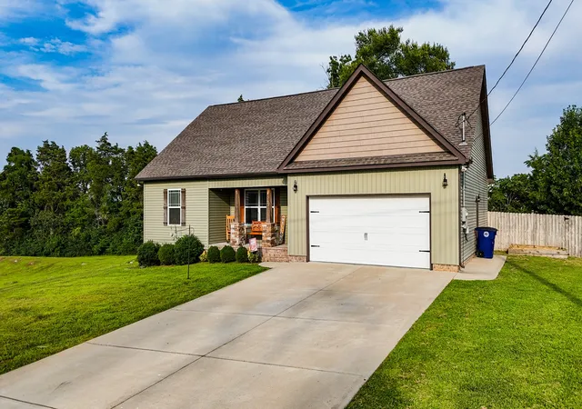 Photo 4 of Single family home for sale at 122 Blue Grass Dr, Shelbyville, TN 37160 | MLS# 3312434 | Listing updated on 2026-09-15