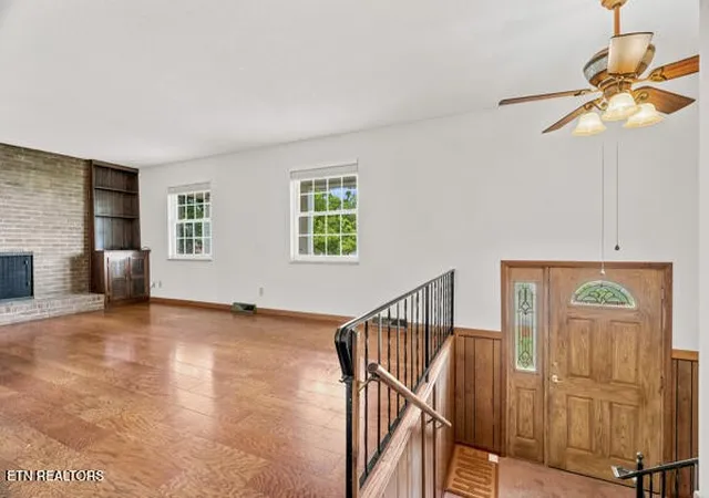 Photo 3 of Single family home for sale at 406 Montvale Sta Rd, Maryville, TN 37803 | MLS# 3312622 | Listing updated on 2026-09-09