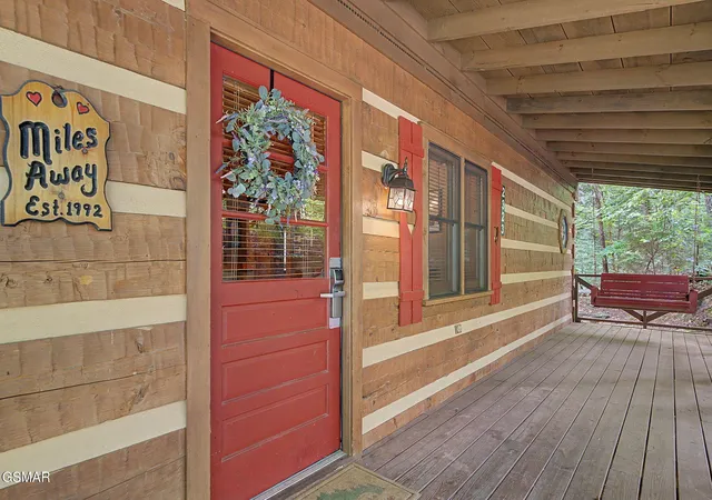 Photo 3 of Single family home for sale at 2323 Hidden Mountain Rd, Sevierville, TN 37876 | MLS# 3312629 | Listing updated on 2026-10-08