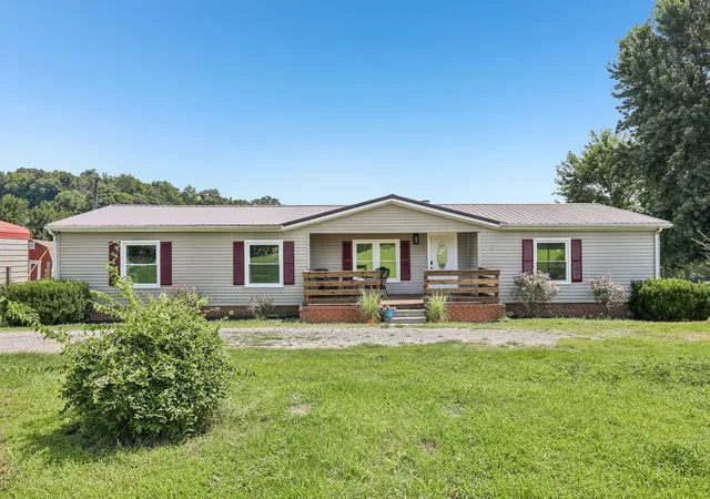 Manufactured home for sale at 1846 Theta Pike, Columbia, TN 38401 | MLS# 3314719