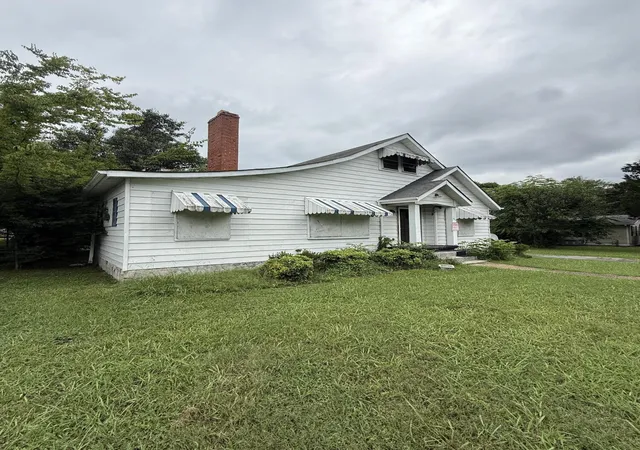 Photo 2 of Single family home for sale at 4615 Old Mission Rd, Chattanooga, TN 37411 | MLS# 3312735 | Listing updated on 2026-09-11