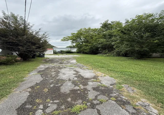 Photo 3 of Single family home for sale at 4615 Old Mission Rd, Chattanooga, TN 37411 | MLS# 3312735 | Listing updated on 2026-09-11