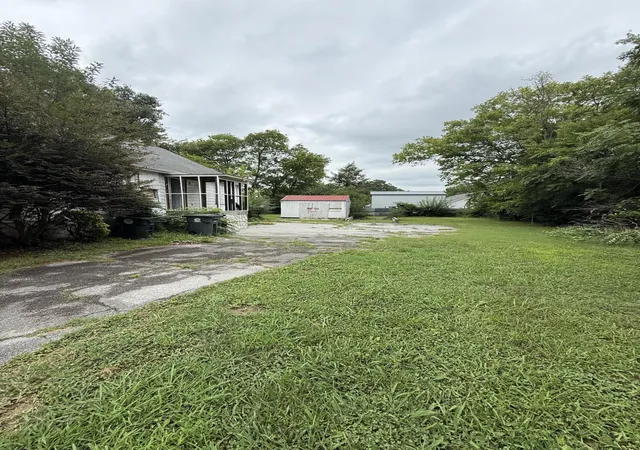 Photo 3 of Single family home for sale at 4615 Old Mission Rd, Chattanooga, TN 37411 | MLS# 3312735 | Listing updated on 2026-09-11