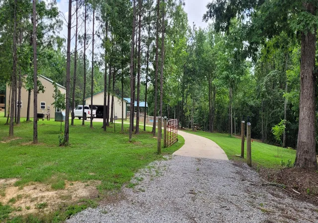 Photo 3 of Single family home for sale at 167 Freeman Fielder Rd, Stewart, TN 37175 | MLS# 3320066 | Listing updated on 2026-10-08