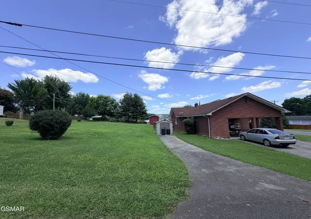 Photo 3 of Single family home for sale at 267 Lincoln Ave, Newport, TN 37821 | MLS# 3320278 | Listing updated on 2026-09-11