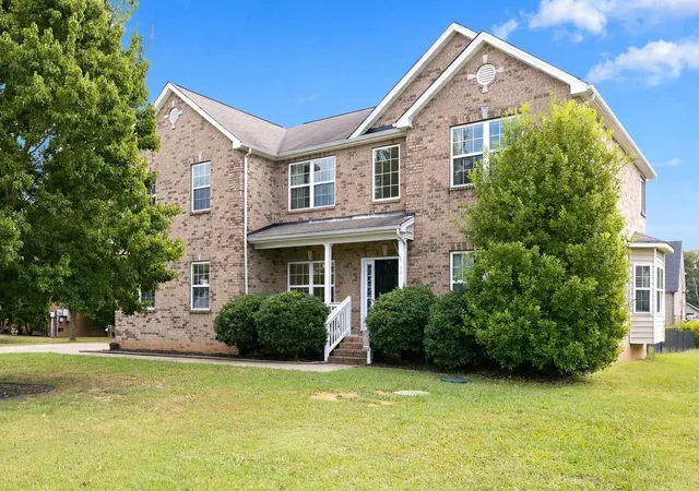 Photo 1 of Single family home for sale at 1011 Laramie Ct, Murfreesboro, TN 37128 | MLS# 3314515 | Listing updated on 2026-10-08
