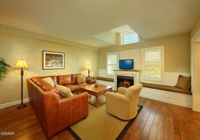 Photo 3 of Condo for sale at 3415 Teaster Ln #401, Pigeon Forge, TN 37863 | MLS# 3591752 | Listing updated on 2026-09-14