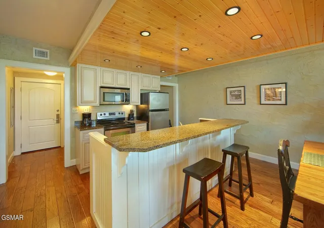 Photo 3 of Condo for sale at 3415 Teaster Ln #401, Pigeon Forge, TN 37863 | MLS# 3591752 | Listing updated on 2026-09-14