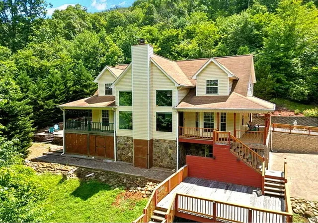 Photo 1 of Single family home for sale at 9369 Hopi Trl, Ooltewah, TN 37363 | MLS# 3314795 | Listing updated on 2026-10-07