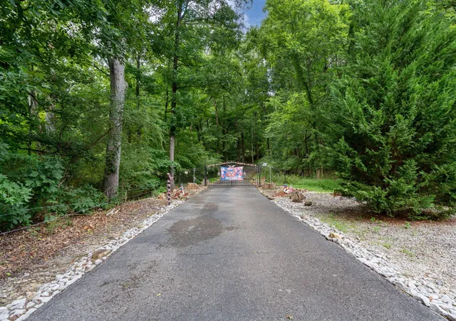 Photo 3 of Single family home for sale at 9369 Hopi Trl, Ooltewah, TN 37363 | MLS# 3314795 | Listing updated on 2026-10-07