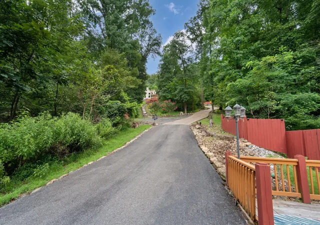 Photo 4 of Single family home for sale at 9369 Hopi Trl, Ooltewah, TN 37363 | MLS# 3314795 | Listing updated on 2026-10-07