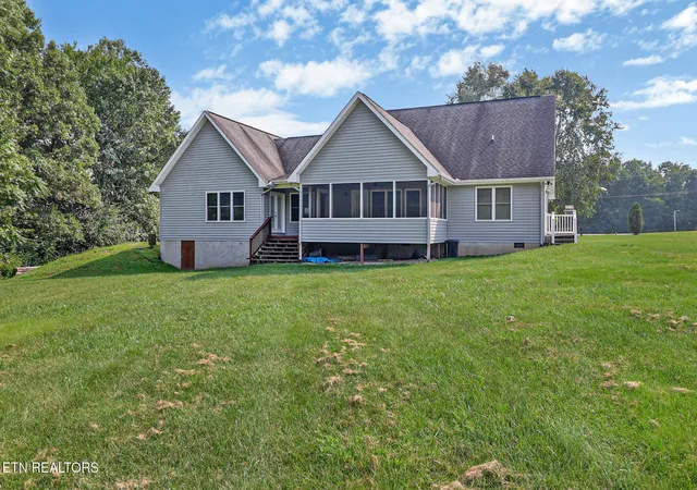 Photo 3 of Sale Pending at 246 Autumn Dr, Crossville, TN 38571 | MLS# 3317236 | Listing updated on 2026-09-11