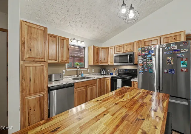 Photo 4 of Single family home for sale at 3319 Rocky Ridge Rd, Cosby, TN 37722 | MLS# 3319150 | Listing updated on 2026-10-07