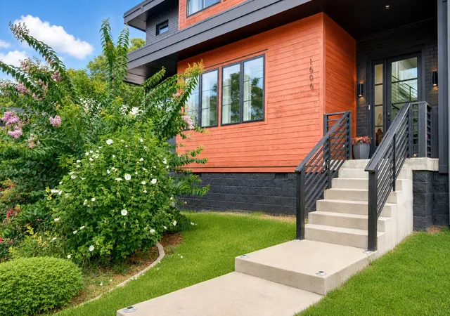 Photo 2 of Single family home for sale at 1606 10th Avenue N, Nashville, TN 37208 | MLS# 3336347 | Listing updated on 2026-09-13