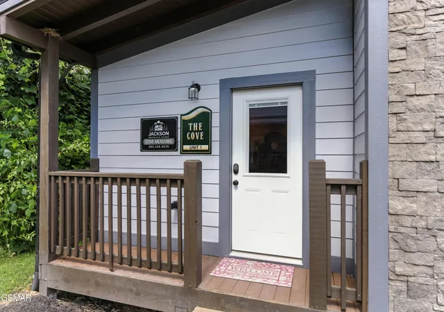 Photo 2 of Single family home for sale at 576 Dollywood Ln #1, Pigeon Forge, TN 37863 | MLS# 3319203 | Listing updated on 2026-10-06
