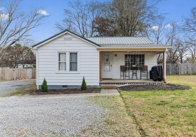 Photo 2 of Single family home for sale at 910 Nw Georgetown Rd, Cleveland, TN 37311 | MLS# 3319265 | Listing updated on 2026-09-22