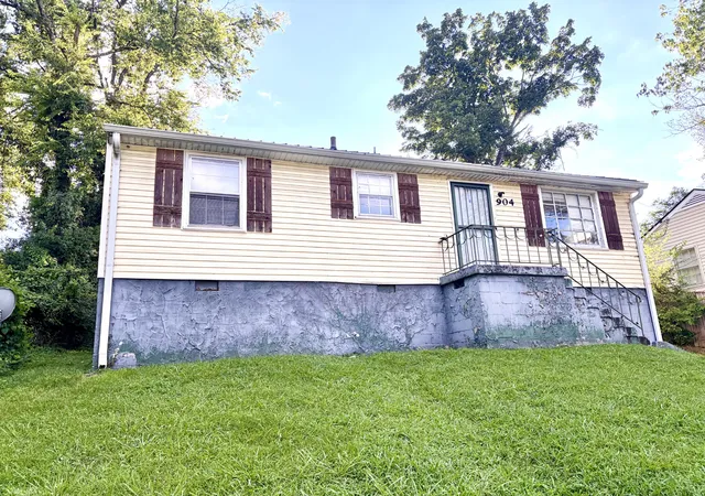 Photo 1 of Single family home for sale at 904 South 14th St, Nashville, TN 37206 | MLS# 3320374 | Listing updated on 2026-09-15