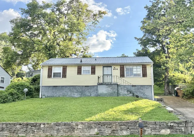 Photo 3 of Single family home for sale at 904 South 14th St, Nashville, TN 37206 | MLS# 3320374 | Listing updated on 2026-09-15