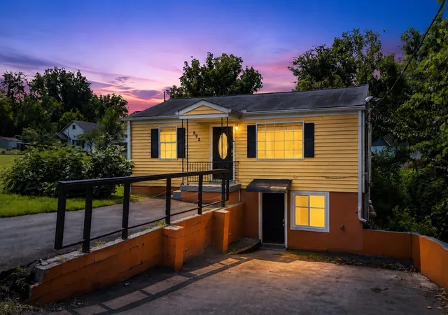 Photo 2 of Single family home for sale at 822 Douglas Ave, Nashville, TN 37206 | MLS# 3319987 | Listing updated on 2026-10-08