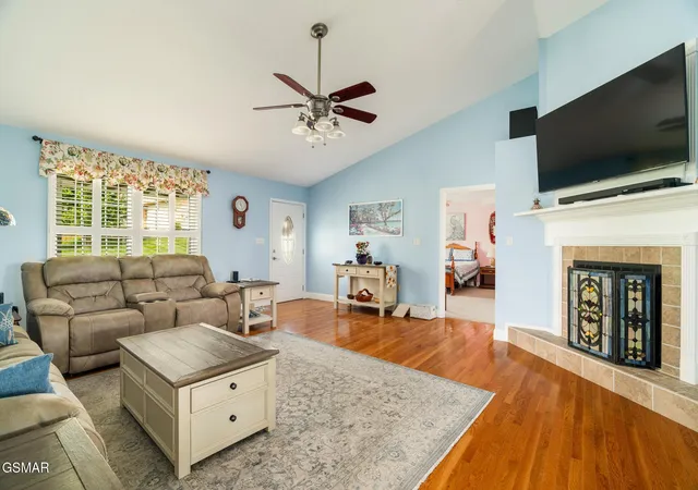 Photo 2 of Sale Pending at 2609 Covington Cir, Sevierville, TN 37876 | MLS# 3591758 | Listing updated on 2026-09-22