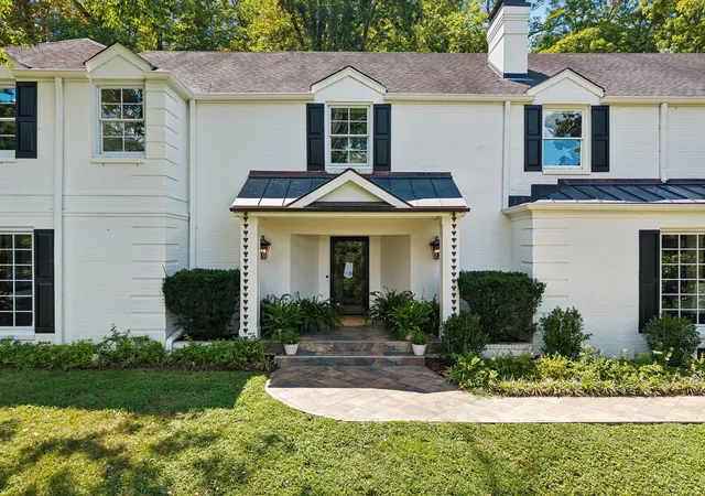 Photo 2 of Single family home for sale at 2301 Chickering Ln, Nashville, TN 37215 | MLS# 3526897 | Listing updated on 2026-10-05