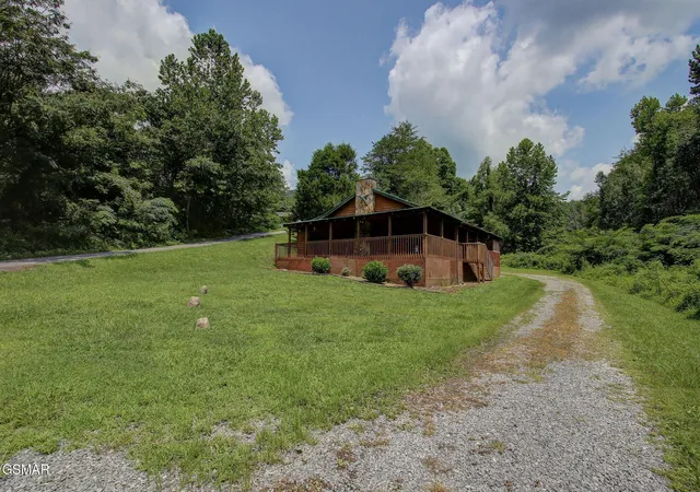 Photo 2 of Single family home for sale at 1999 E Mountain View Way, Sevierville, TN 37876 | MLS# 3319823 | Listing updated on 2026-09-11