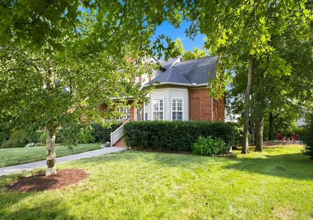 Photo 2 of Single family home for sale at 2003 White Rock Cir, Spring Hill, TN 37174 | MLS# 3529139 | Listing updated on 2026-10-30