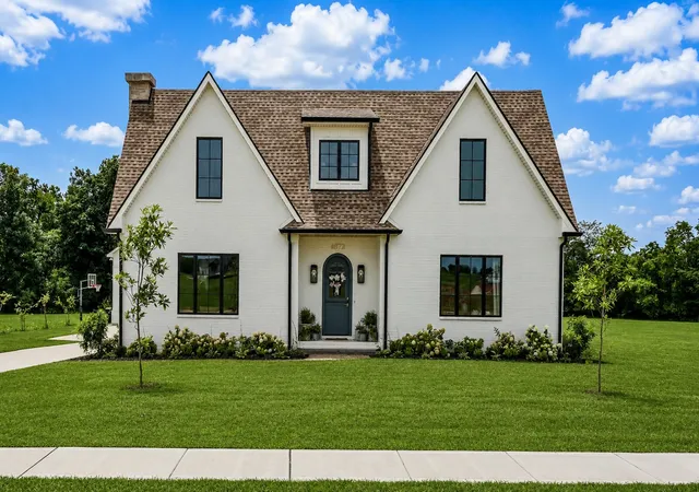 Photo 3 of Single family home for sale at 4872 Royal View Way, Clarksville, TN 37040 | MLS# 3333530 | Listing updated on 2026-09-12