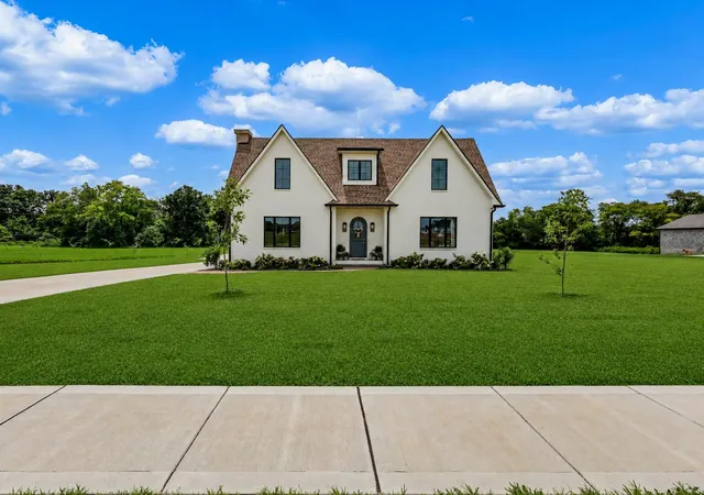 Photo 3 of Single family home for sale at 4872 Royal View Way, Clarksville, TN 37040 | MLS# 3333530 | Listing updated on 2026-09-12