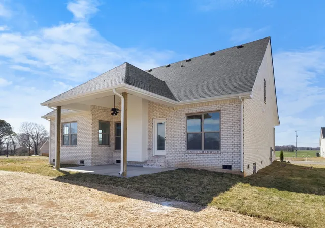 Photo 3 of Single family home for sale at 109 Aspen Pine Dr, Clarksville, TN 37043 | MLS# 3530624 | Listing updated on 2026-09-15