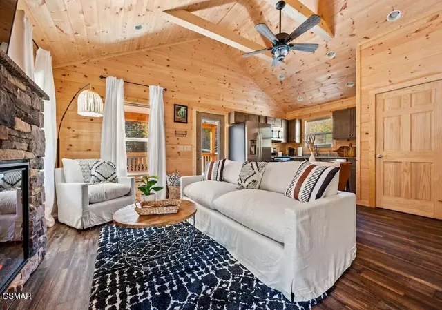 Photo 2 of Single family home for sale at 2109 Blf Ridge Rd, Sevierville, TN 37876 | MLS# 3591761 | Listing updated on 2026-09-24