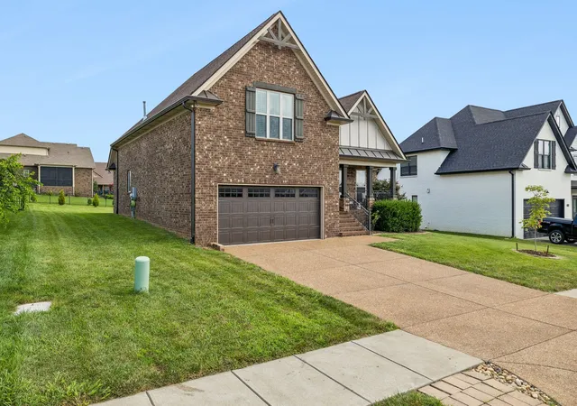 Photo 2 of Single family home for sale at 208 Ernest Dr, Lebanon, TN 37087 | MLS# 3322329 | Listing updated on 2026-09-23