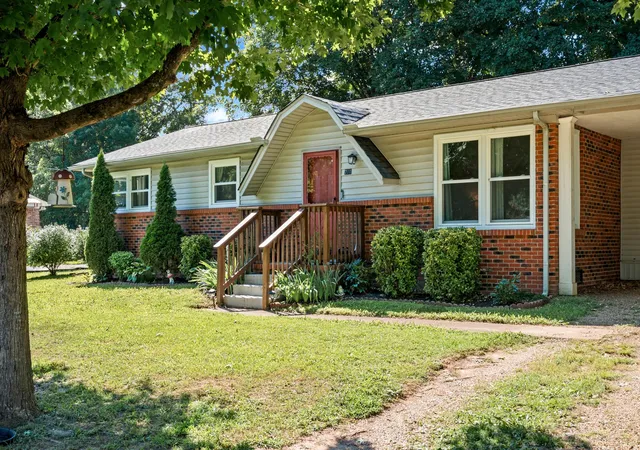 Photo 3 of Single family home for sale at 710 Meade Dr, Spring Hill, TN 37174 | MLS# 3322437 | Listing updated on 2026-09-21