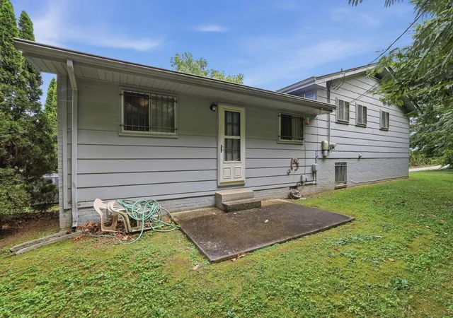 Photo 4 of Single family home for sale at 1127 Hillsboro Dr, Chattanooga, TN 37412 | MLS# 3320566 | Listing updated on 2026-10-08