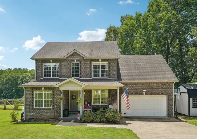 Photo 1 of Single family home for sale at 828 Seven Mile Fry Rd, Clarksville, TN 37040 | MLS# 3421107 | Listing updated on 2026-10-25