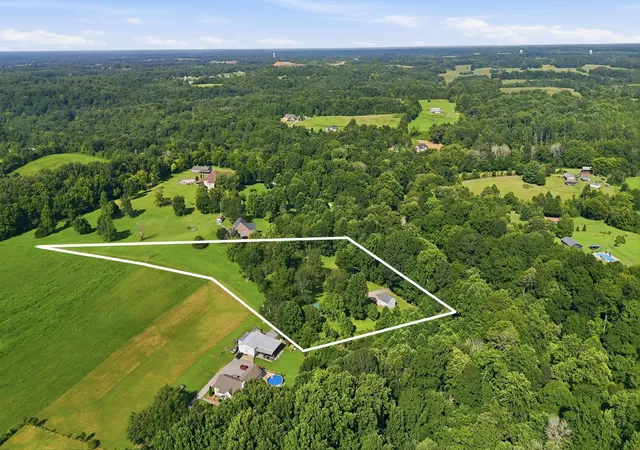 Photo 3 of Single family home for sale at 2073 Mcmahan Holw Rd, Coopertown, TN 37146 | MLS# 3322285 | Listing updated on 2026-09-13