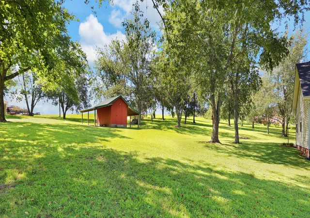 Photo 4 of Single family home for sale at 2073 Mcmahan Holw Rd, Coopertown, TN 37146 | MLS# 3322285 | Listing updated on 2026-09-13