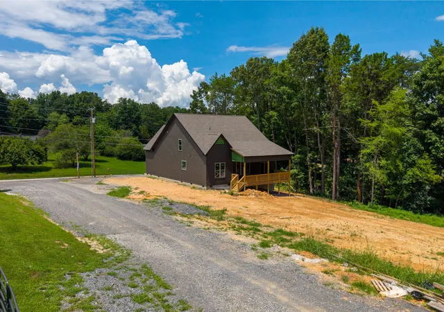 Photo 3 of Single family home for sale at 9708 Birchwood Pike, Harrison, TN 37341 | MLS# 3320951 | Listing updated on 2026-09-11