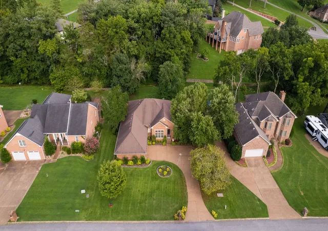 Photo 1 of Single family home for sale at 1124 Kimberly Dr, Goodlettsville, TN 37072 | MLS# 3336297 | Listing updated on 2026-09-19