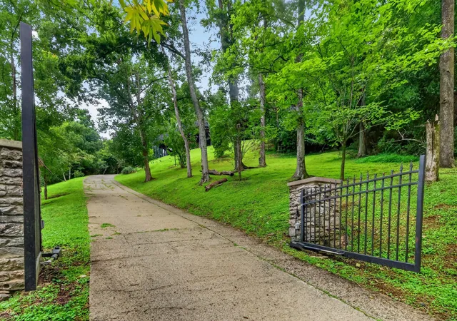 Photo 3 of Single family home for sale at 5161 Granny White Pike, Nashville, TN 37220 | MLS# 3335294 | Listing updated on 2026-09-13