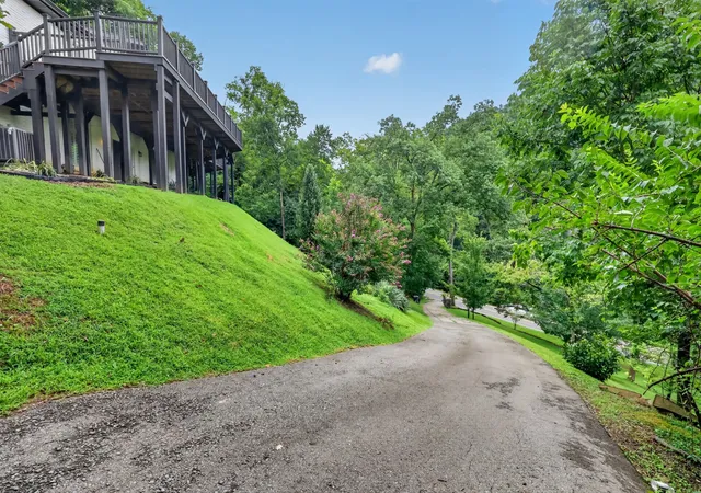 Photo 3 of Single family home for sale at 5161 Granny White Pike, Nashville, TN 37220 | MLS# 3335294 | Listing updated on 2026-09-13
