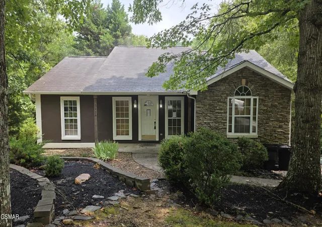 Photo 1 of Single family home for sale at 3230 Cove Creek Way, Sevierville, TN 37862 | MLS# 3528381 | Listing updated on 2026-09-11