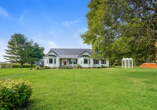 Single family home for sale at 5990 Clarksville Rd, Russellville, KY 42276 | MLS# 3333525