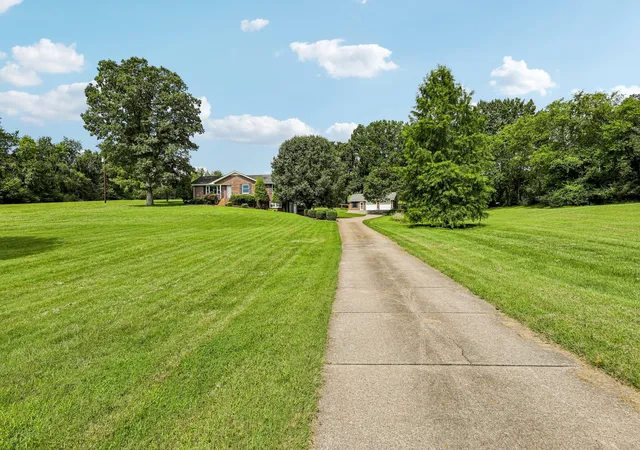 Photo 1 of Single family home for sale at 1205 Madison Crk Rd, Goodlettsville, TN 37072 | MLS# 3335856 | Listing updated on 2026-09-15