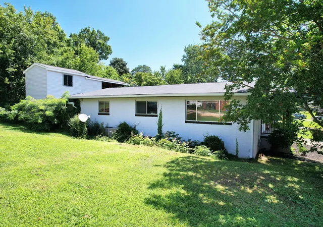 Photo 2 of Single family home for sale at 3615 Ridgeside Rd, Chattanooga, TN 37411 | MLS# 3515467 | Listing updated on 2026-09-21