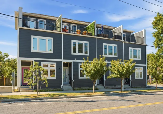 Photo 4 of Townhouse for sale at 334 Douglas Ave, Nashville, TN 37207 | MLS# 3333862 | Listing updated on 2026-09-13