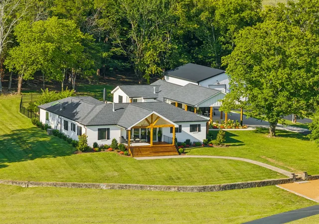 Photo 1 of Sale Pending at 5672 Carters Crk Pike, Thompsons Station, TN 37179 | MLS# 3335870 | Listing updated on 2026-10-04